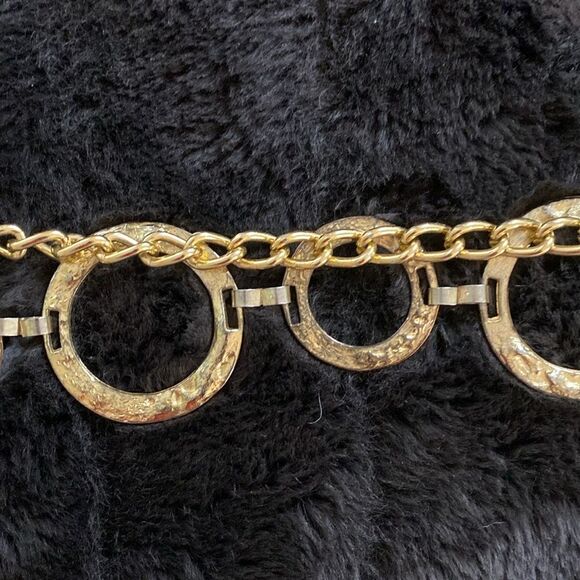 Vintage gold tone link belt. - Picture 2 of 5